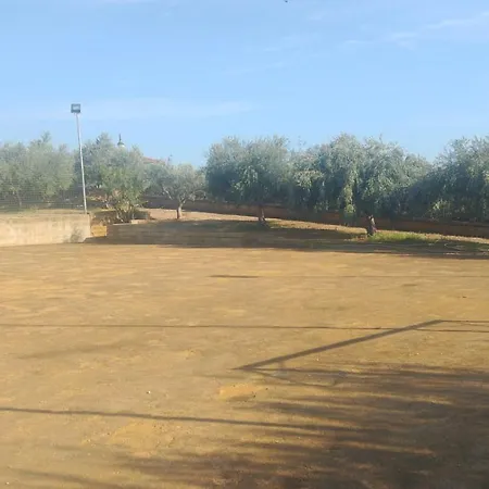 Appartanvilla Con Piscina A San Leone Apartment