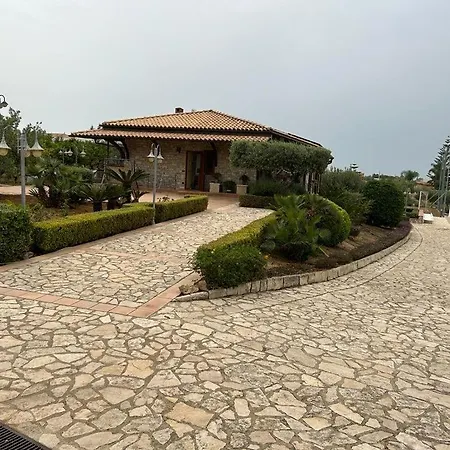 Appartanvilla Con Piscina A San Leone Apartment *