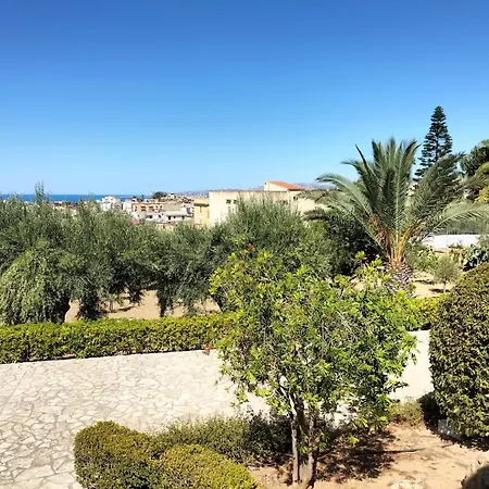 Appartanvilla Con Piscina A San Leone